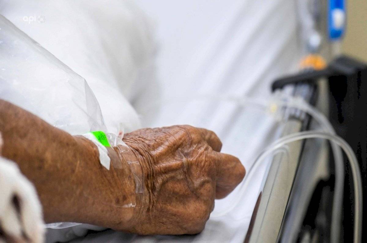 las unidades de terapia intensiva en los hospitales del IESS operan con una ocupación que va del 98 al 100%.
