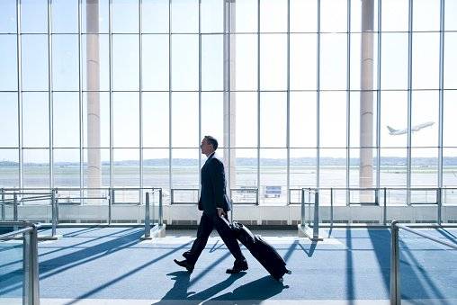 La historia del hombre que vivió tres meses en un aeropuerto por miedo al coronavirus