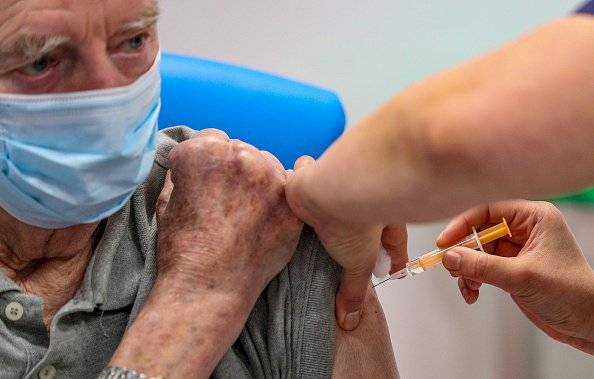 Variantes británica y sudafricana de coronavirus ya están presentes en decenas de países