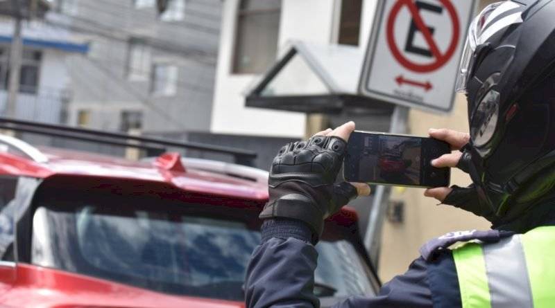 AMT sancionará vehículos mal estacionados con una nueva aplicación móvil