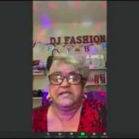 Juanita la de los Facebook live vende hasta "cositas porno"