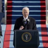 Biden volverá a implementar restricciones de viaje por COVID-19