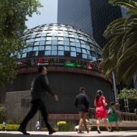 Bolsas de Valores en México caen y en EU suben tras llegada de Biden