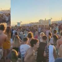 ¿Y dónde quedó el Covid? Graban batalla campal en una playa de Argentina