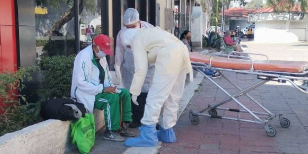 Indignante! Abuelo es abandonado tras presentar síntomas de coronavirus