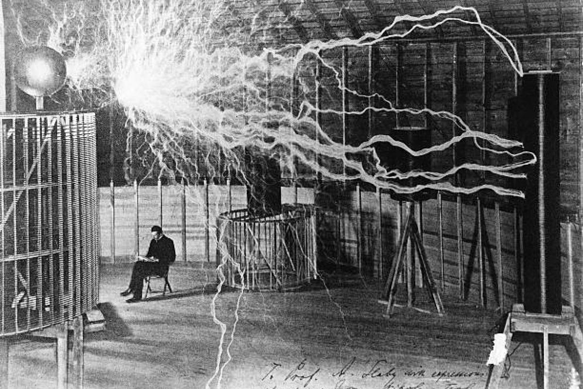 ¿Qué era el Rayo de la muerte diseñado por Nikola Tesla?