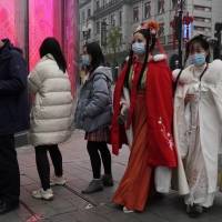 Wuhan vuelve a la normalidad y el mundo enfrenta la pandemia