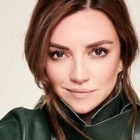 Regina Blandón lleva el pantalón verde militar que será tendencia en primavera