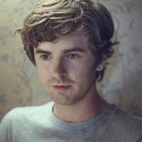 Freddie Highmore habló en español para este proyecto que se estrenará en septiembre