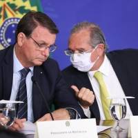 Guedes prevê novo auxílio, mas com cortes no orçamento