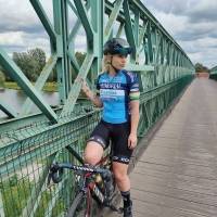 Ex ciclista es vetada de un equipo por aparecer en revista para adultos