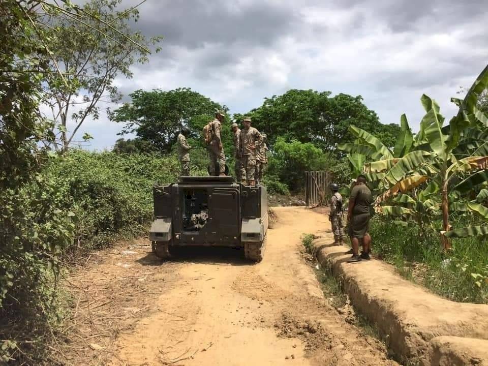 Perú militariza la frontera con Ecuador