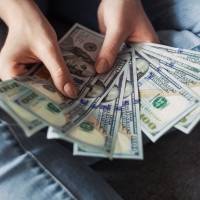 Gana 16 mil dólares diarios, tras perder su trabajo en pandemia