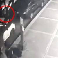 Policías acusados de robar computadora de auto se defienden con otro video