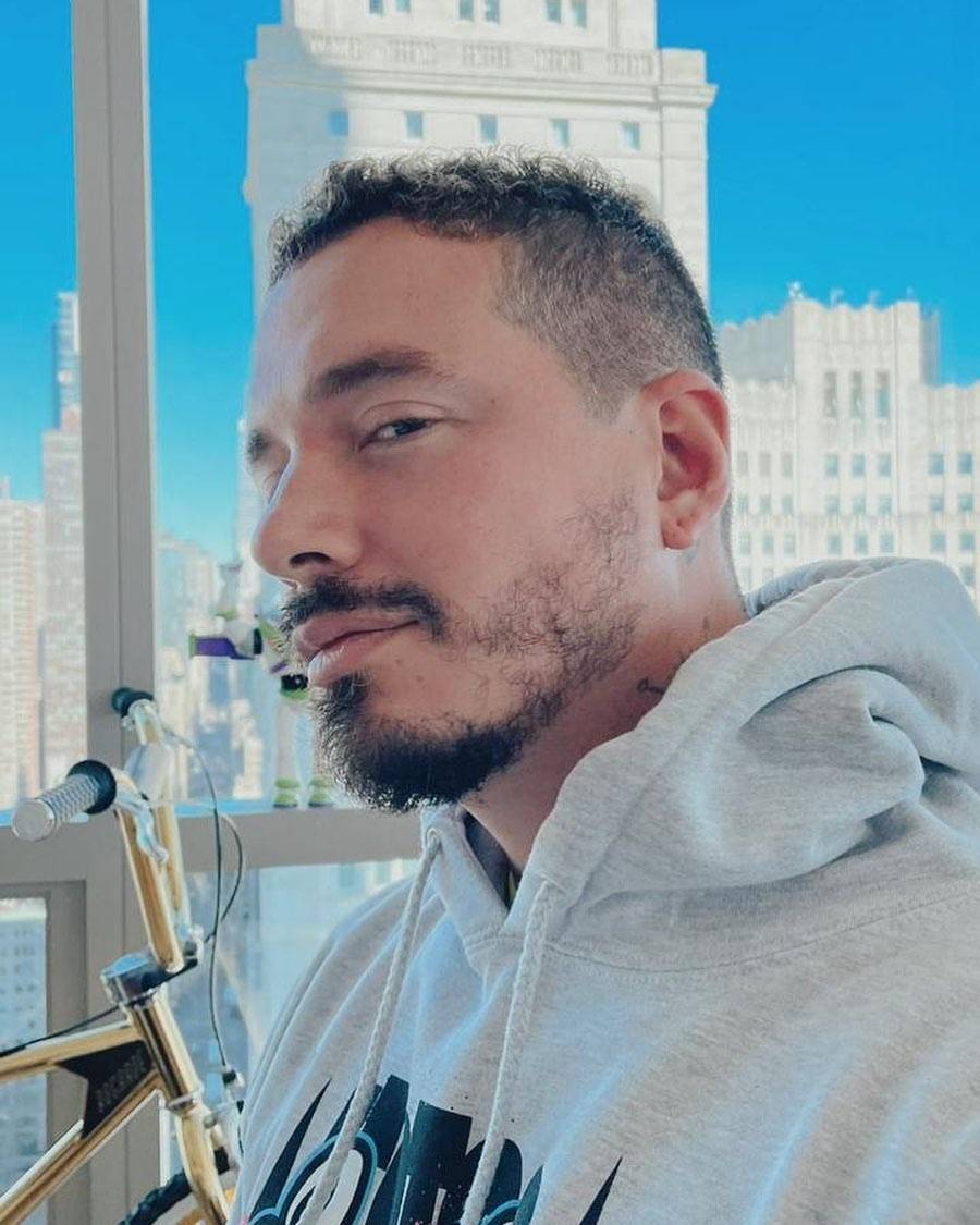J Balvin-2 J Balvin