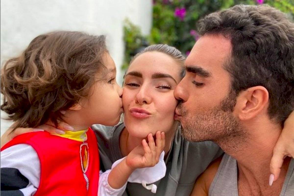Resultado de imagen para Ariadne Díaz tatúa a su hijo y se viraliza