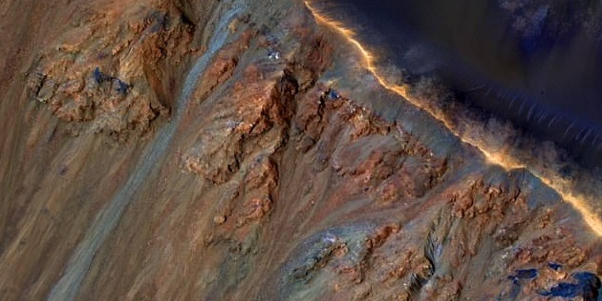 Marte registra deslizamientos de tierra y un estudio sugiere que se genera por hielo derretido