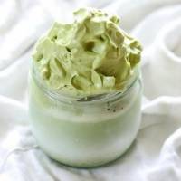 ¡En tan solo minutos! Mira cómo se prepara este cremoso Matcha Dalgona
