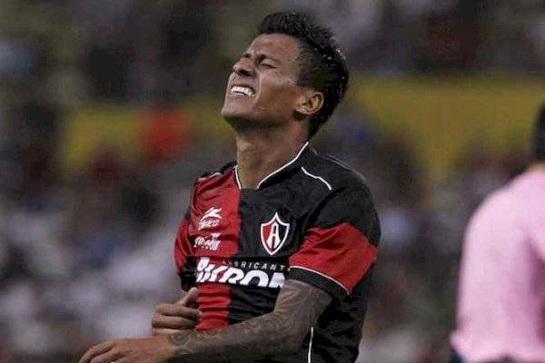 Arrestan a exjugador de los Tiburones Rojos en Estados Unidos por posesión de casi un 1kg de cocaína