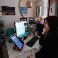 Confinamiento mata productividad de 82% de empresas en home office