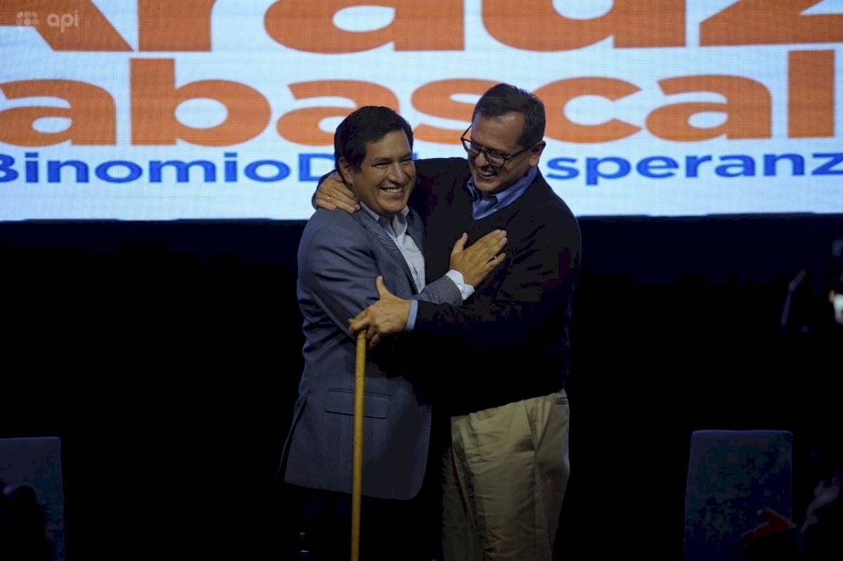 Candidato a la Presidencia por la Alianza Unión por la Esperanza (UNES), Andrés Arauz y su compañero de fórmula, Carlos Rabascall