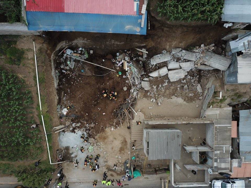 Colapso estructural en el sector de La Bota, al norte de Quito