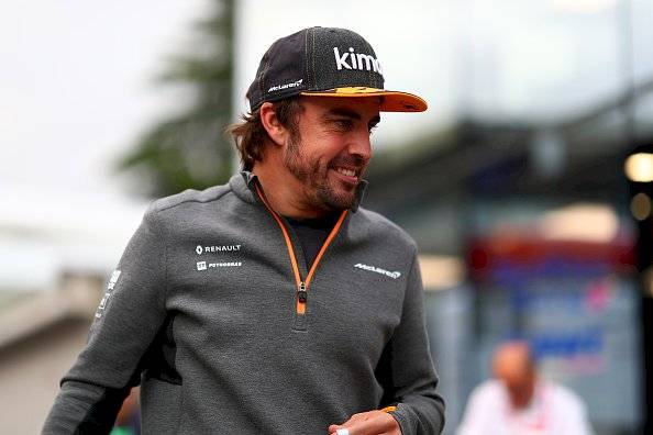 Fernando Alonso fue atropellado mientras montaba en bicicleta