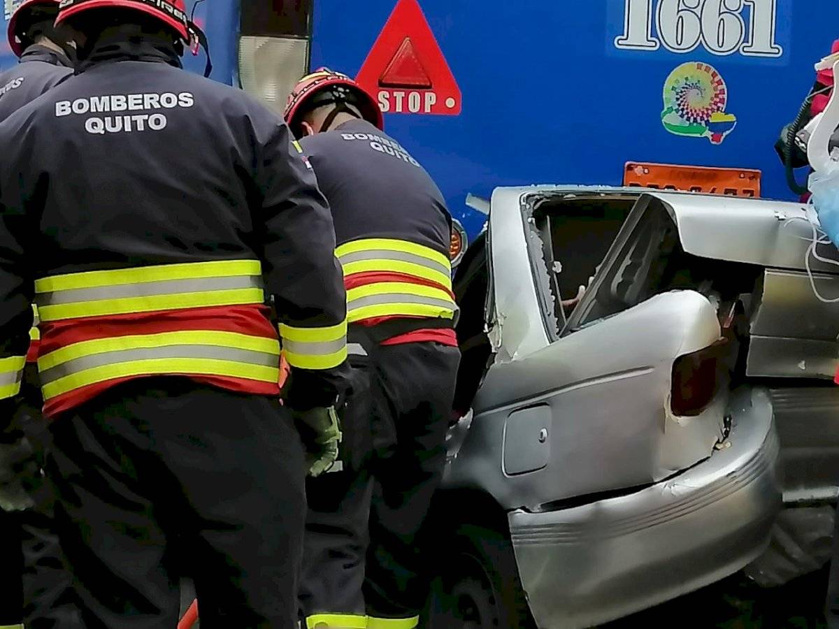 Choque múltiple en la avenida Teniente Hugo Ortiz, sur de Quito