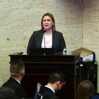 Reinan los choques y garatas durante interpelación a secretaria de Educación