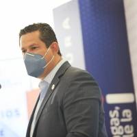 Insuficientes vacunas para adultos mayores en Guanajuato: Diego Sinhue