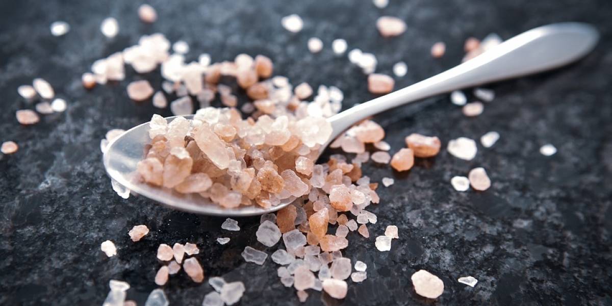 Salud: ¿cuál es la verdadera diferencia entre la sal del Himalaya, la sal marina y la sal común?