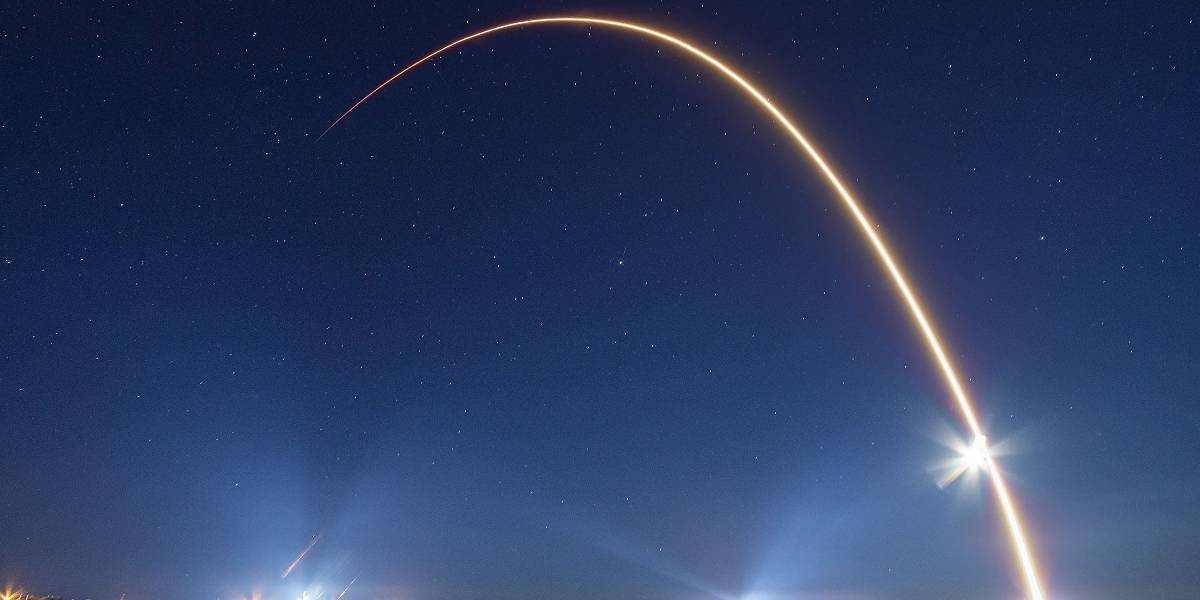 SpaceX comparte el momento en el que libera 60 satélites de Starlink en la órbita de la Tierra