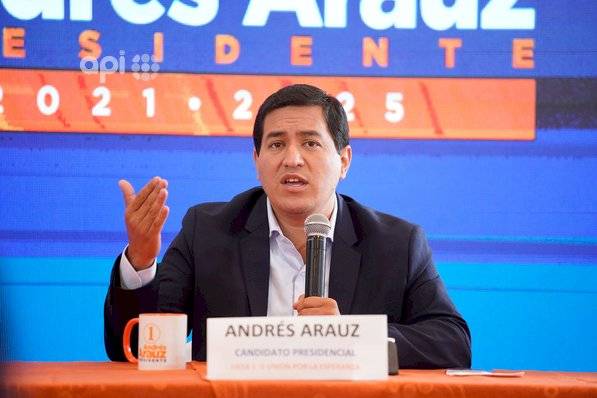 Candidato Andrés Arauz sostuvo varios encuentros con el FMI