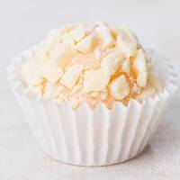 Brigadeiro de chocolate branco gourmet e com só 4 ingredientes