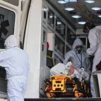 Más de 18% se dispara precio de seguros médicos en México: AMIS