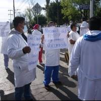 Suben contagios Covid en niños por reuniones; hospitales pediátricos exigen vacunas