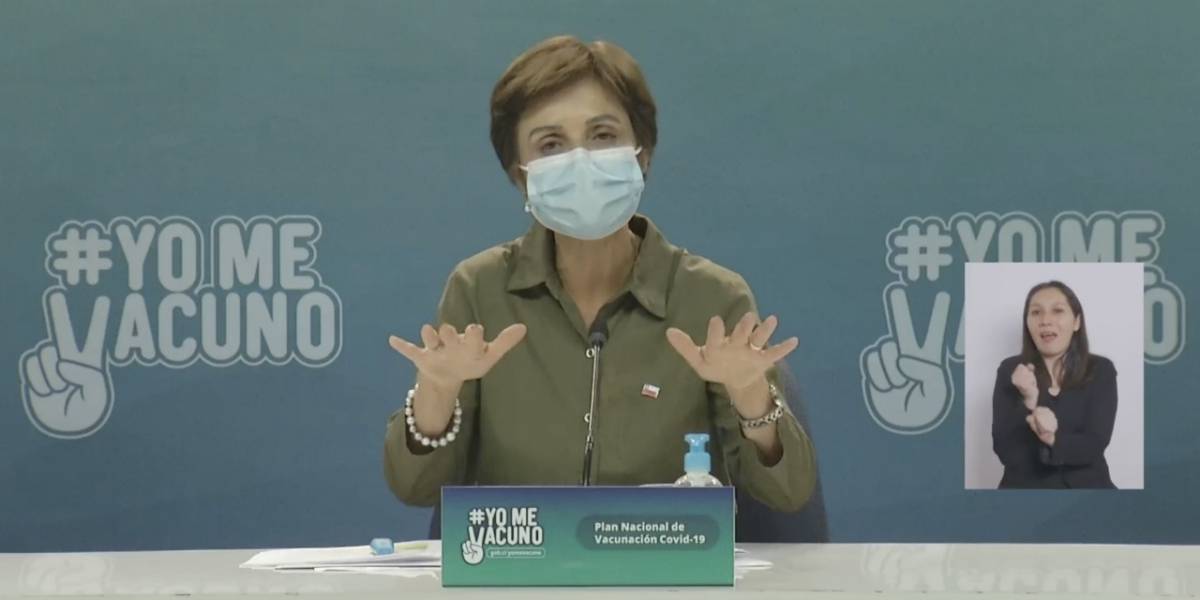 Minsal confirma que se está inoculando a los ministerios sin ser prioritarios