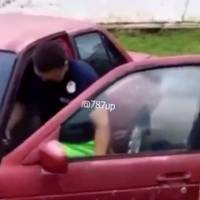 Vecinos graban e increpan a pillo en Vega Alta