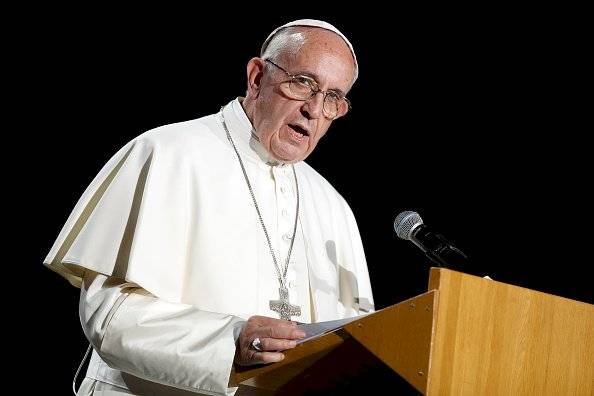 Vaticano podría despedir a quien rechace vacuna para COVID
