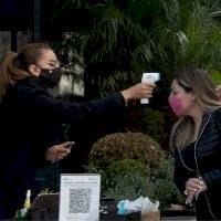 CDMX se mantiene en naranja; restaurantes podrán dar servicio en interiores