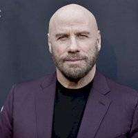 Actor John Travolta pone su mansión en Maine a la venta