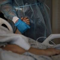 Aumentan las hospitalizaciones por COVID-19