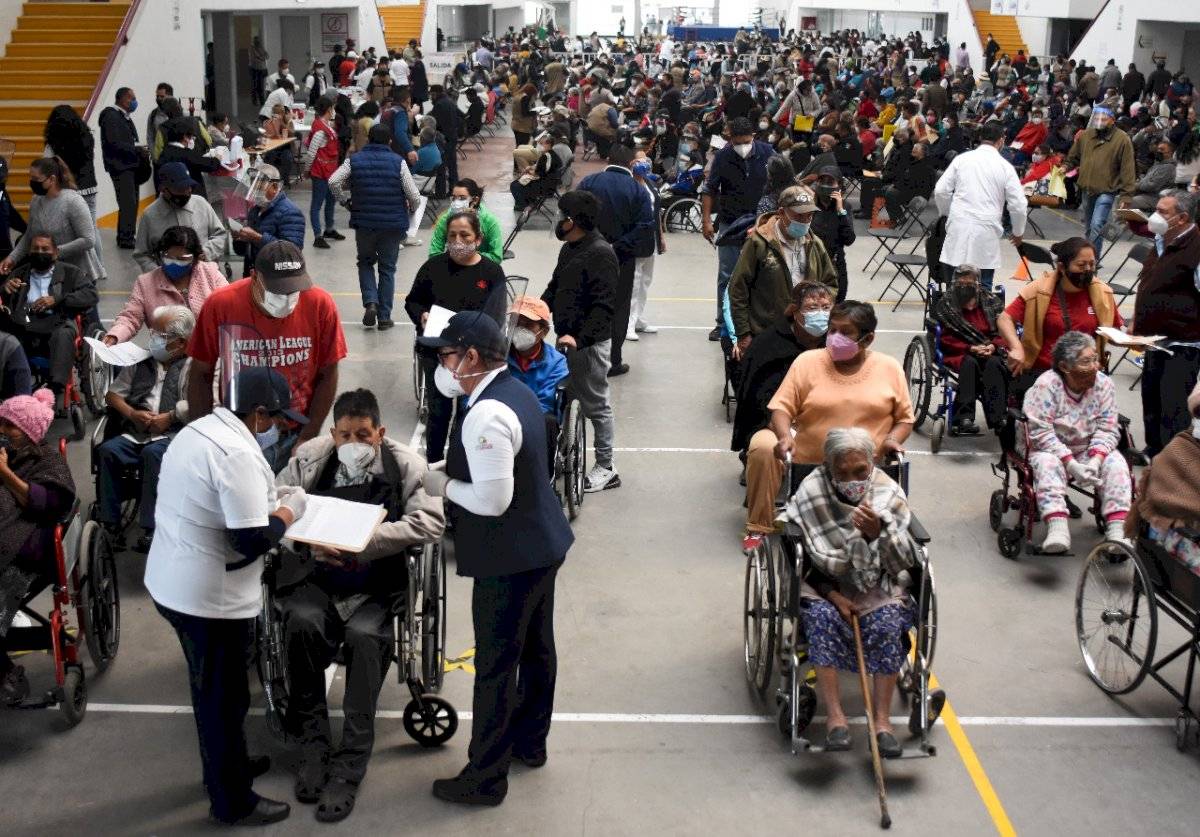 Filas Vacunación Ecatepec