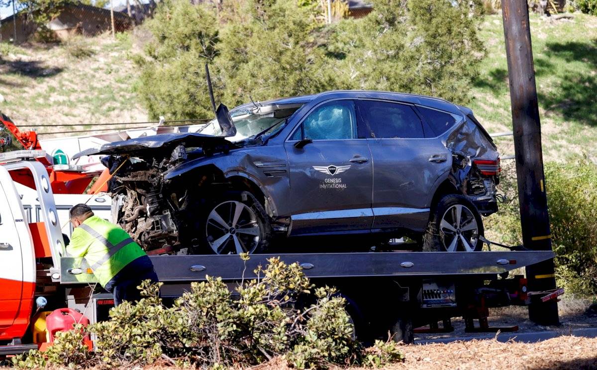 El golfista Tiger Woods, que este martes sufrió un accidente de tránsito, se encuentra en condición "estable"