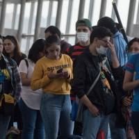 Mitad de trabajadores de apps ganan menos de dos dólares por hora: OIT