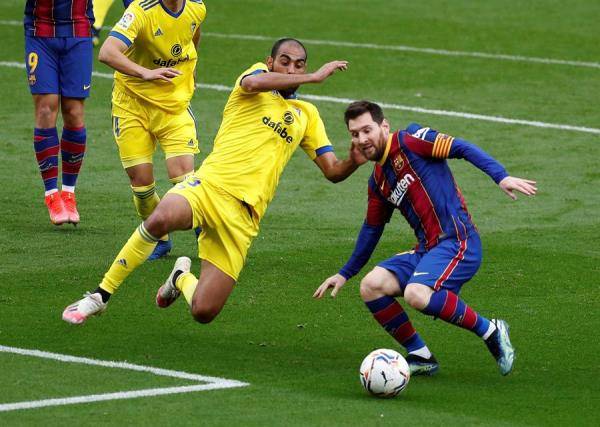 Lionel Messi marcó dos tantos de los tres anotados por el club culé Lionel Messi marcó dos tantos de los tres anotados por el club culé