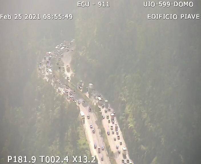 Congestión vehicular por siniestro de tránsito en la Simón Bolívar