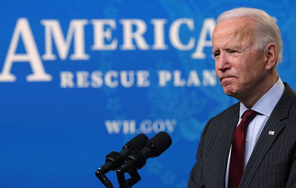 El presidente de EE.UU., Joe Biden, lanzó el jueves una serie de bombardeos aéreos en Siria El presidente de EE.UU., Joe Biden, lanzó el jueves una serie de bombardeos aéreos en Siria