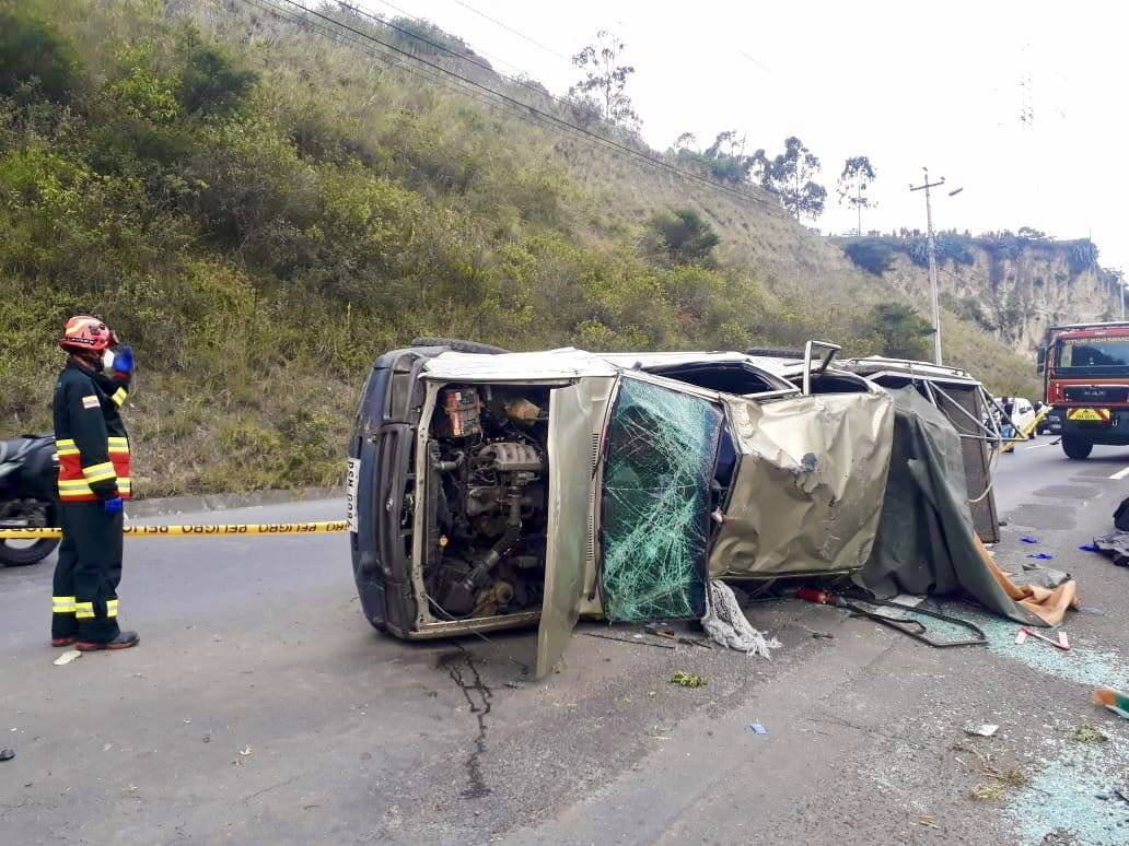 16 heridos y dos fallecidos tras accidente de tránsito en la avenida Simón Bolívar