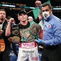 "Fue un día más en la oficina": Canelo Álvarez tras vencer a Yildirim
